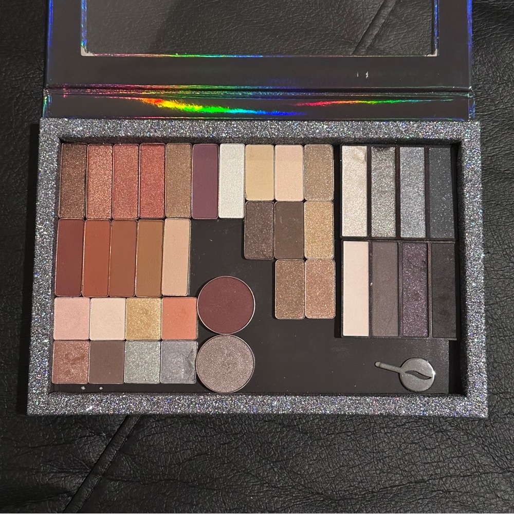 Sephora Z Palette with 5 full eyeshadow palette